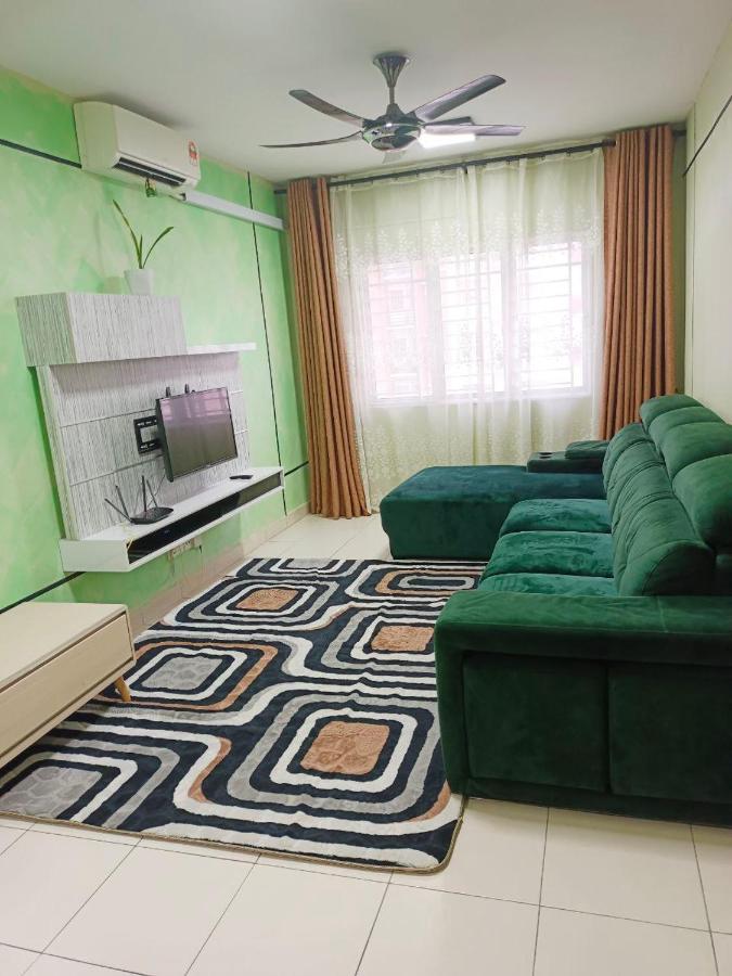 Nena Homestay Setia Alam, Air Conditioned, High Speed Internet Shah Alam Eksteriør bilde