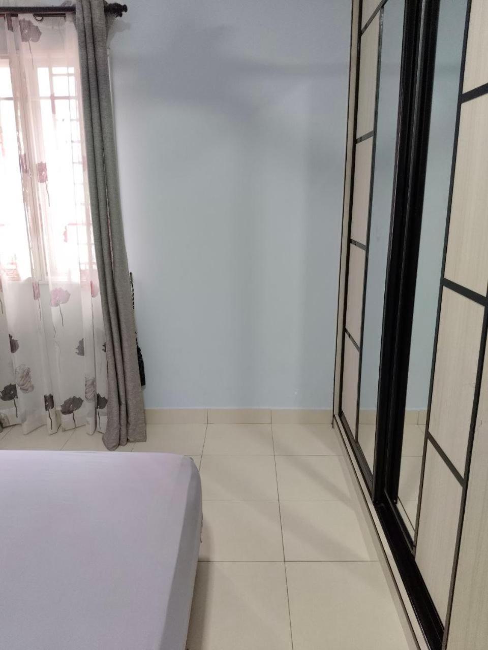 Nena Homestay Setia Alam, Air Conditioned, High Speed Internet Shah Alam Eksteriør bilde