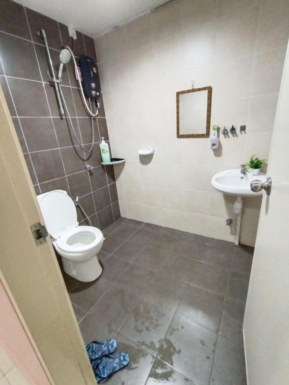 Nena Homestay Setia Alam, Air Conditioned, High Speed Internet Shah Alam Eksteriør bilde