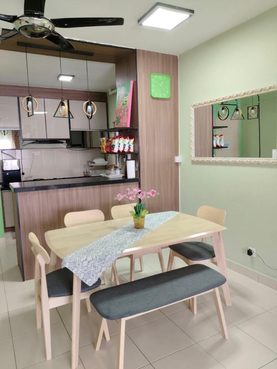 Nena Homestay Setia Alam, Air Conditioned, High Speed Internet Shah Alam Eksteriør bilde